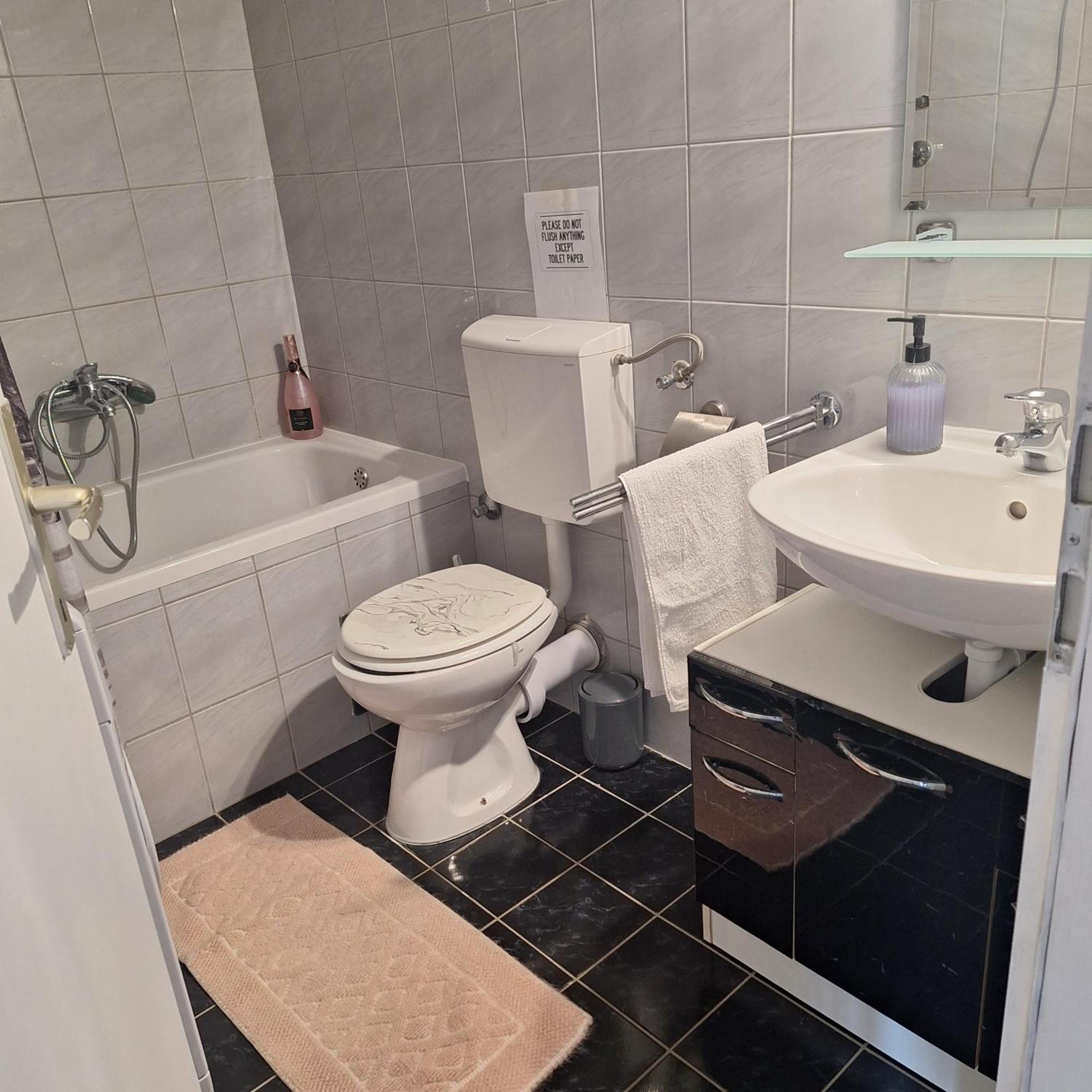 Apartamento Mila Kaštel Novi Exterior foto